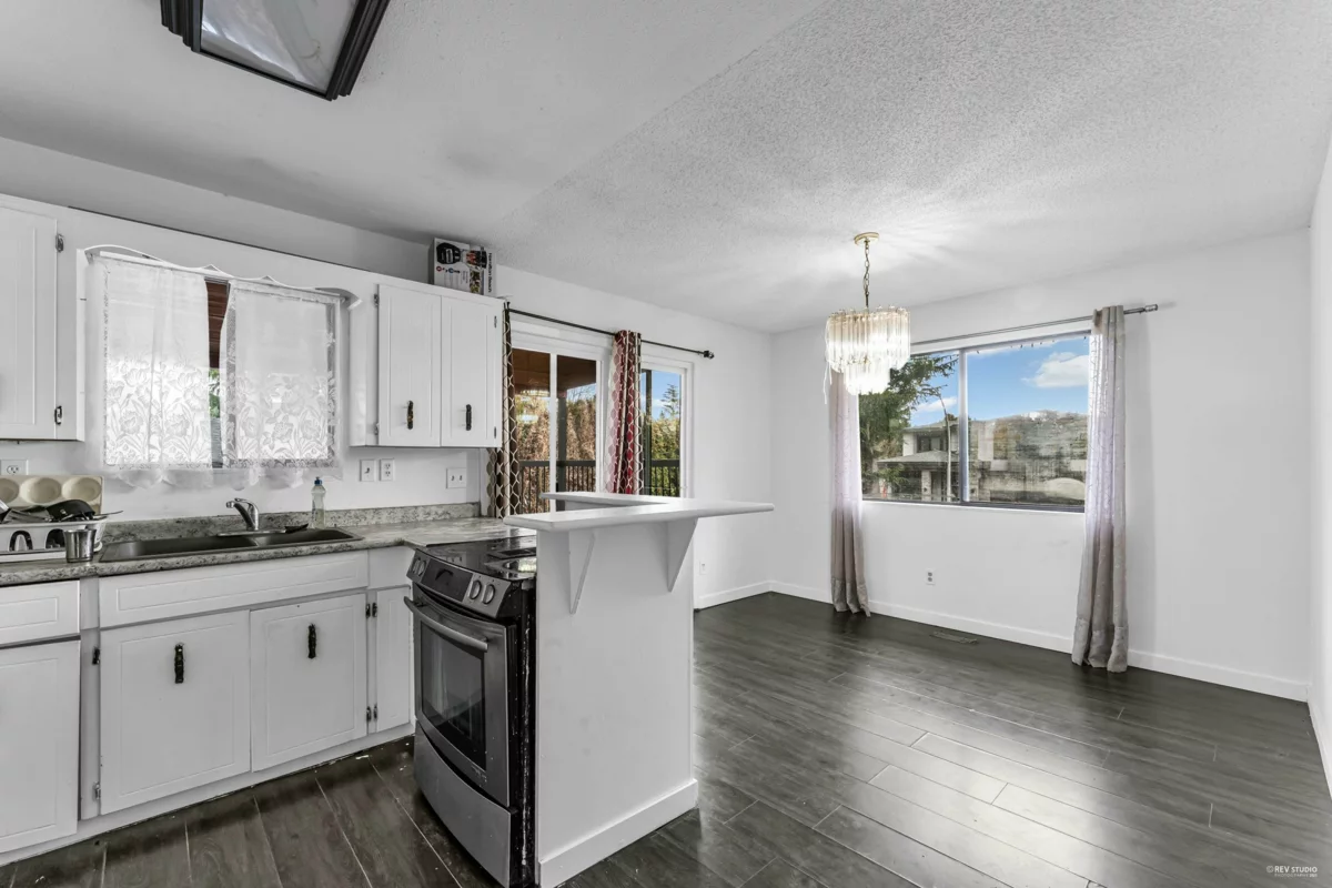 Kitchen Photo of 6735 133 Street, Surrey, BC
