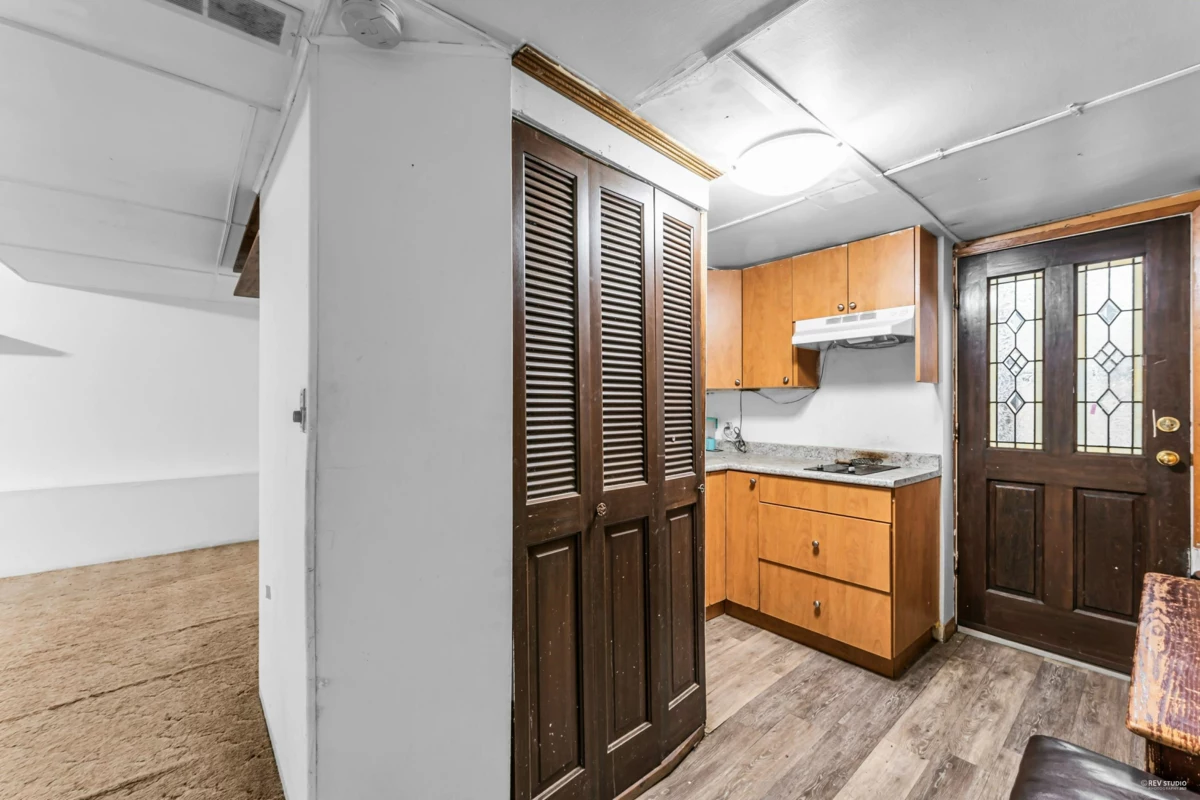 Walk-In Closet Photo of 6735 133 Street, Surrey, BC