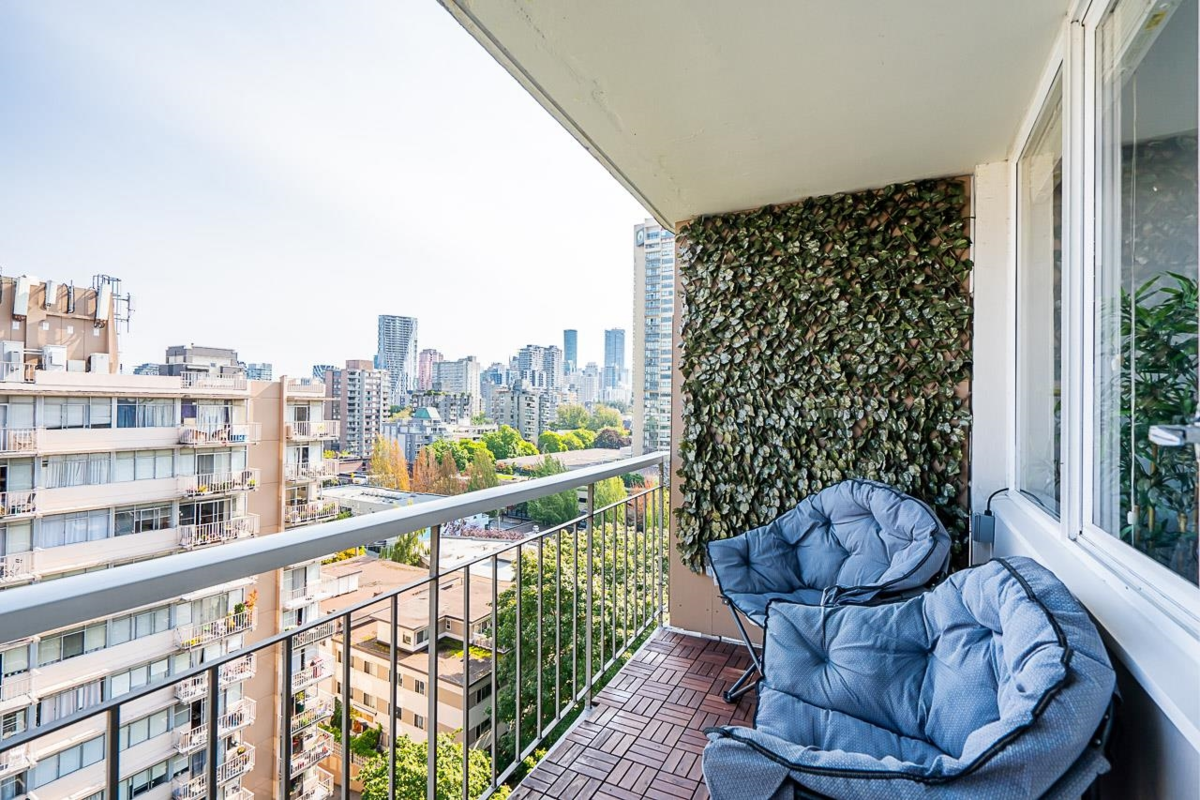 Breakfast Nook Photo of 1206 1850 Comox Street, Vancouver, BC