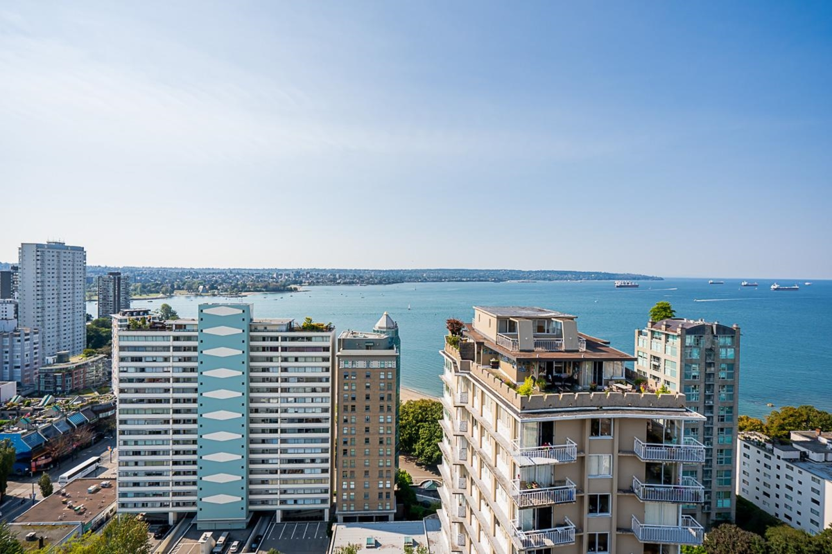 Entry Foyer Photo of 1206 1850 Comox Street, Vancouver, BC