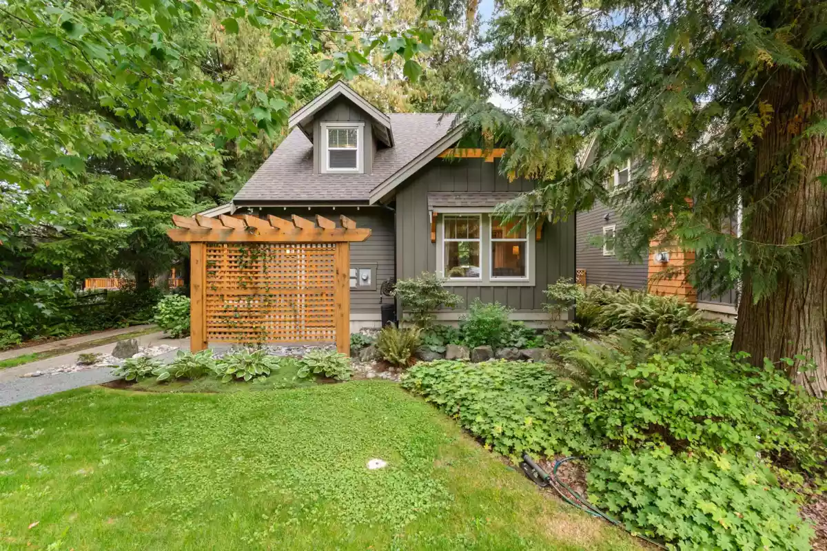 Front Yard Photo of 1820 Ravenwood Trail, Lindell Beach, BC