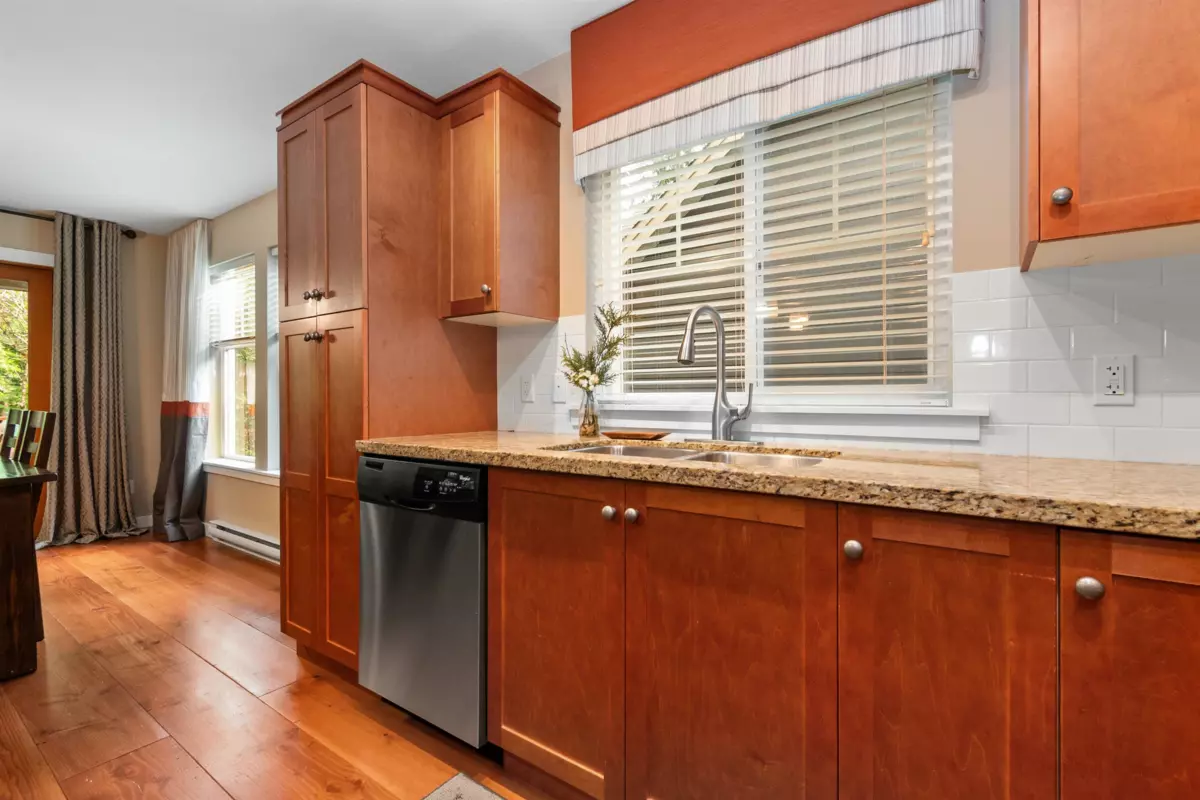 Walk-In Closet Photo of 1820 Ravenwood Trail, Lindell Beach, BC