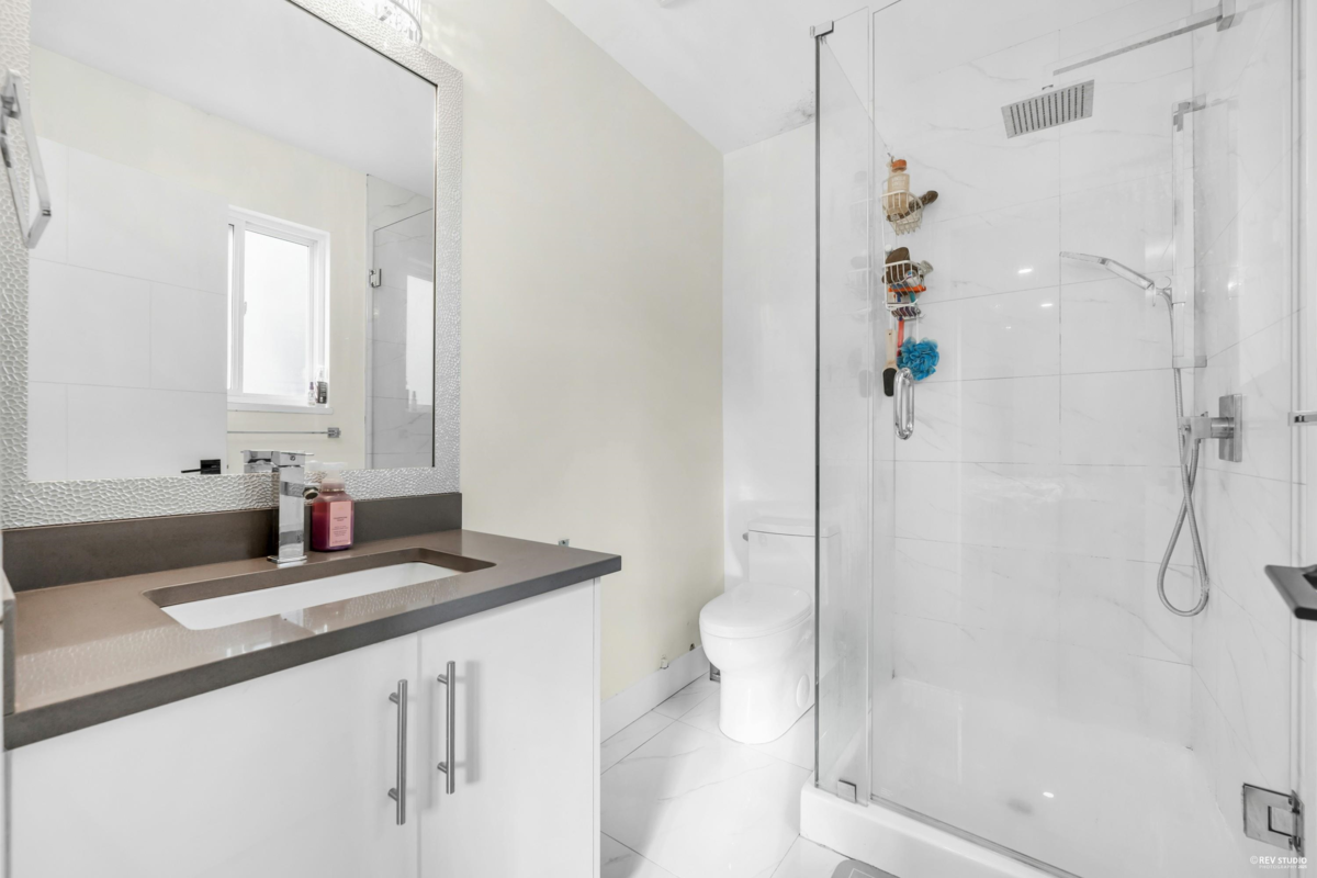 Entry Foyer Photo of 11280 Caravel Court, Richmond, BC