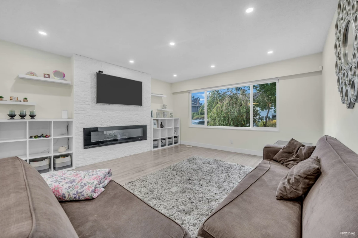 Family Room Photo of 11280 Caravel Court, Richmond, BC