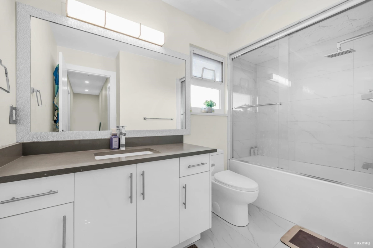 Garage Interior Photo of 11280 Caravel Court, Richmond, BC