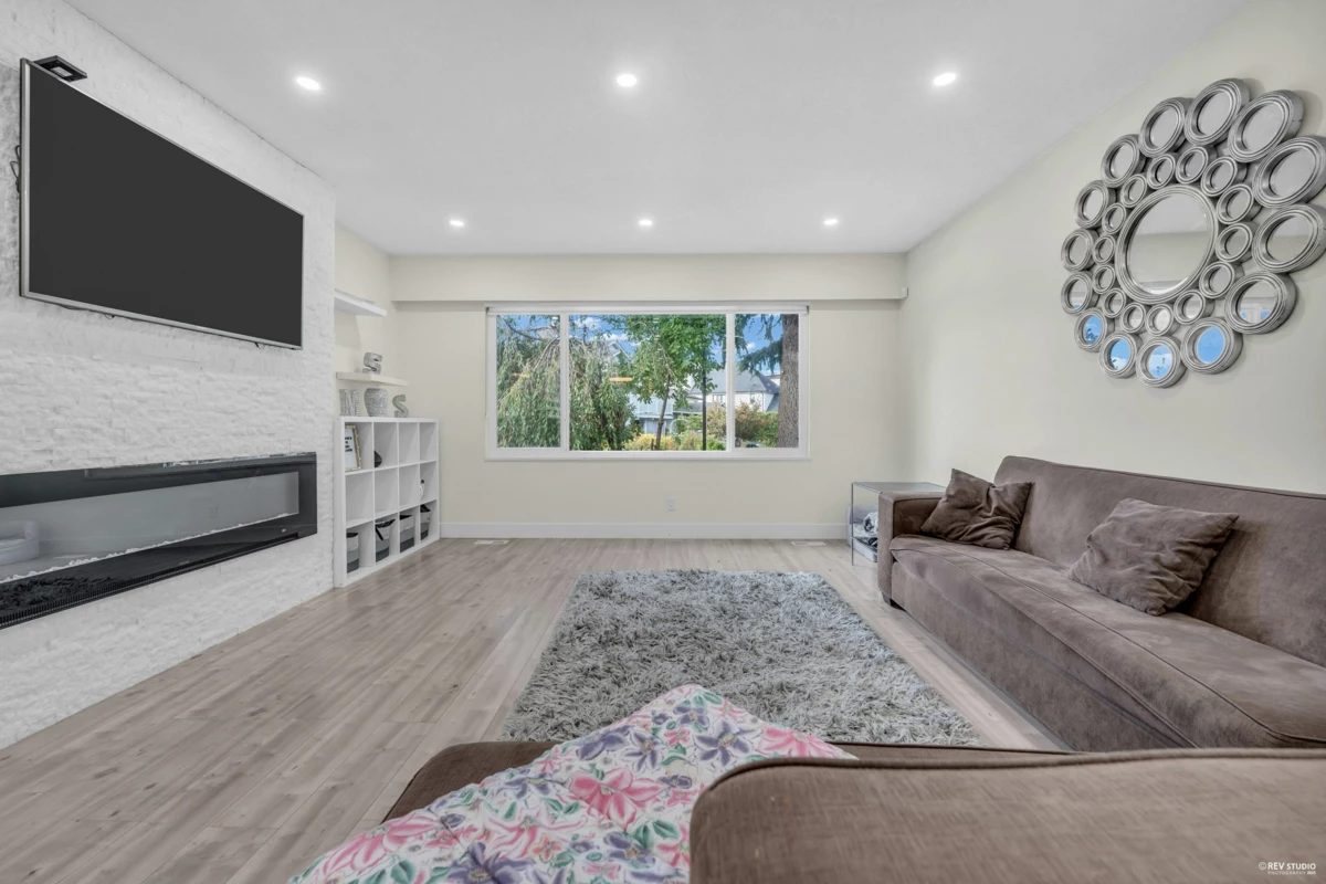 Kitchen Photo of 11280 Caravel Court, Richmond, BC