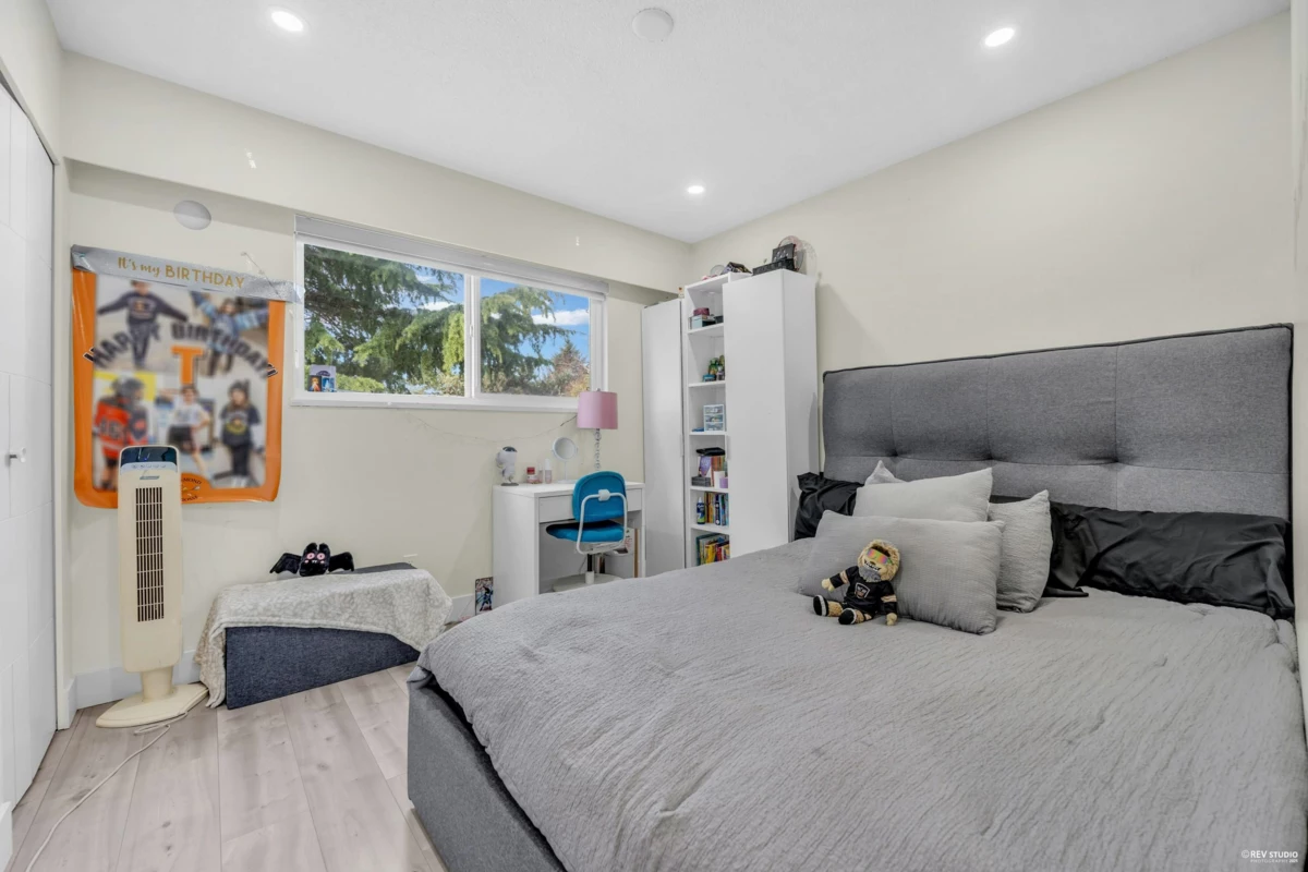 Staircase Photo of 11280 Caravel Court, Richmond, BC