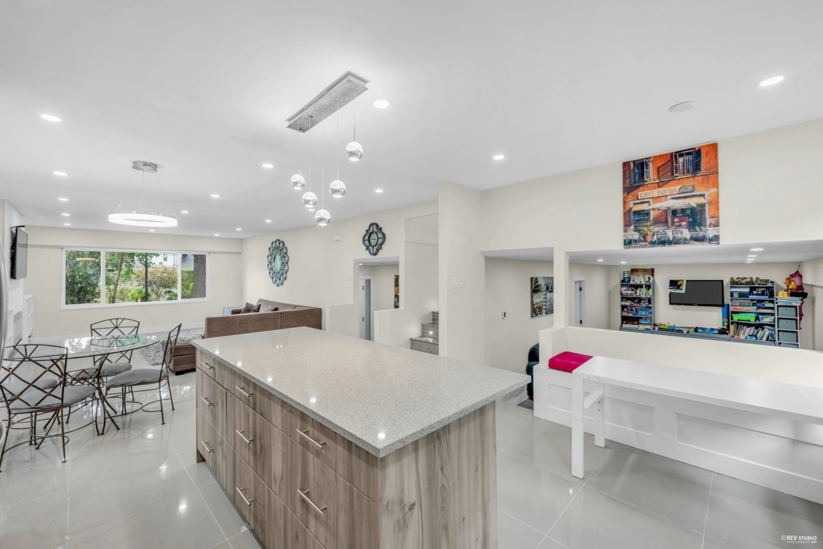 Walk-In Closet Photo of 11280 Caravel Court, Richmond, BC