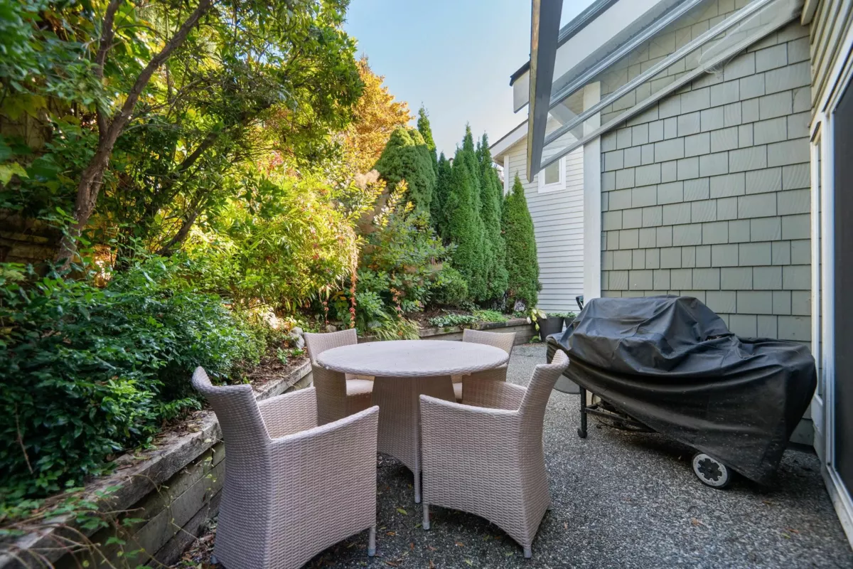 Breakfast Nook Photo of 1271 3rd Street, West Vancouver, BC