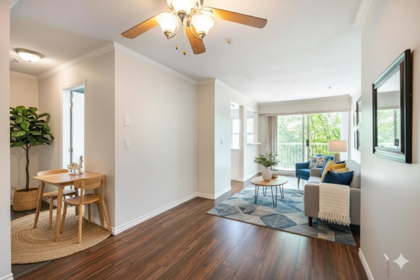 102 135 Eleventh Street, New Westminster, BC, New Westminster — Apartment/Condo for sale