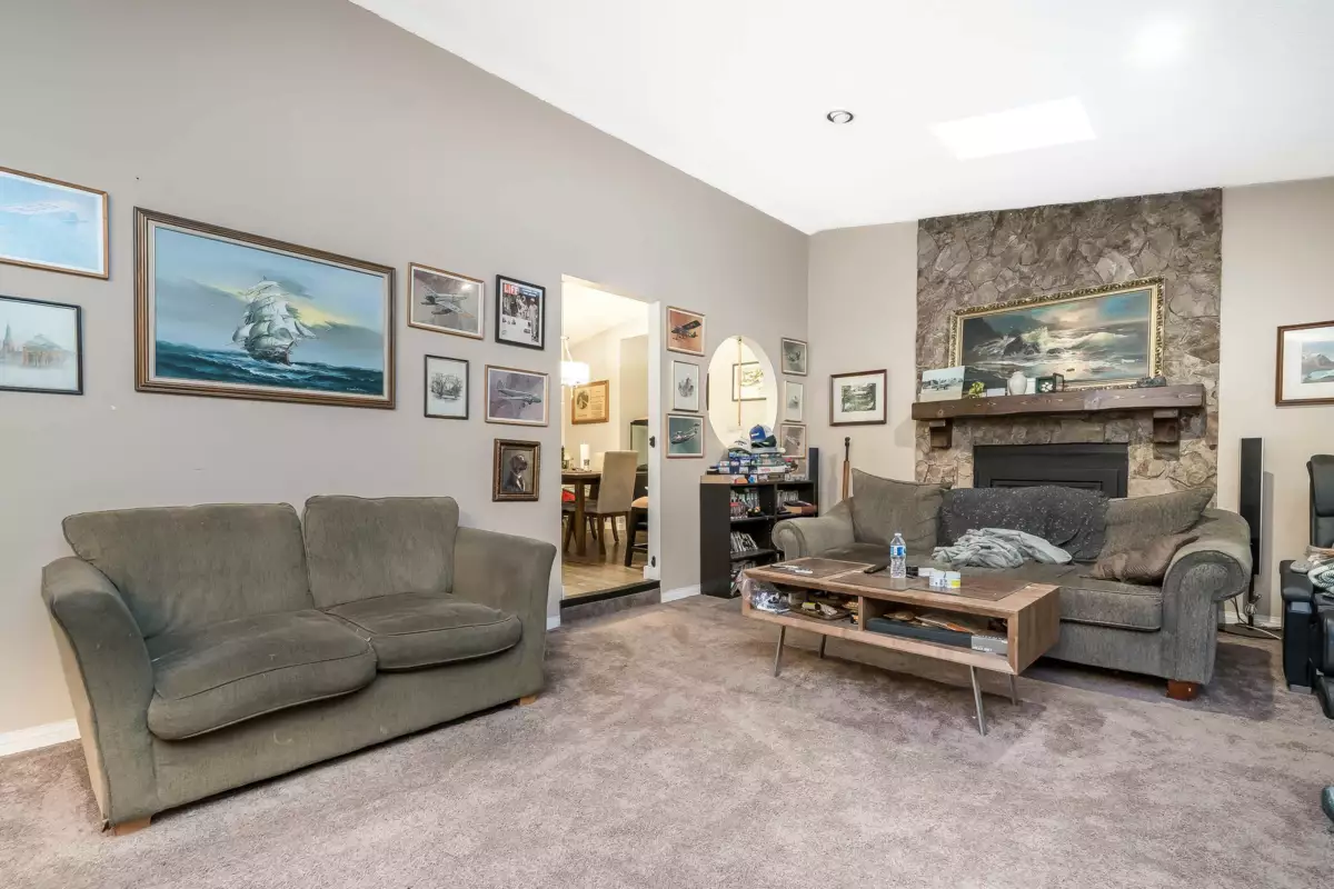 Breakfast Nook Photo of 9417 204a Street, Langley, BC