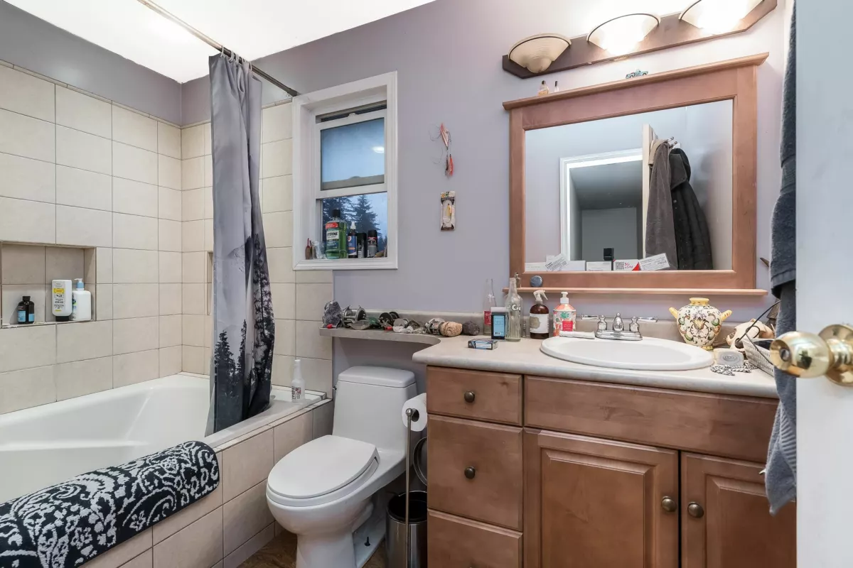 Mudroom Photo of 9417 204a Street, Langley, BC