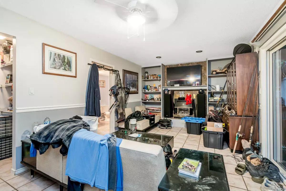 Powder Room Photo of 9417 204a Street, Langley, BC