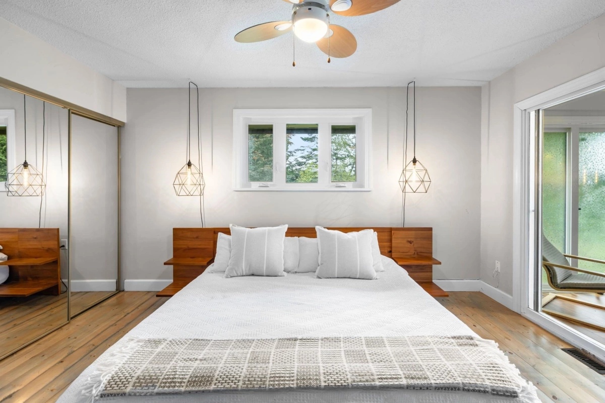 Pantry Photo of 14015 Marine Drive, White Rock, BC