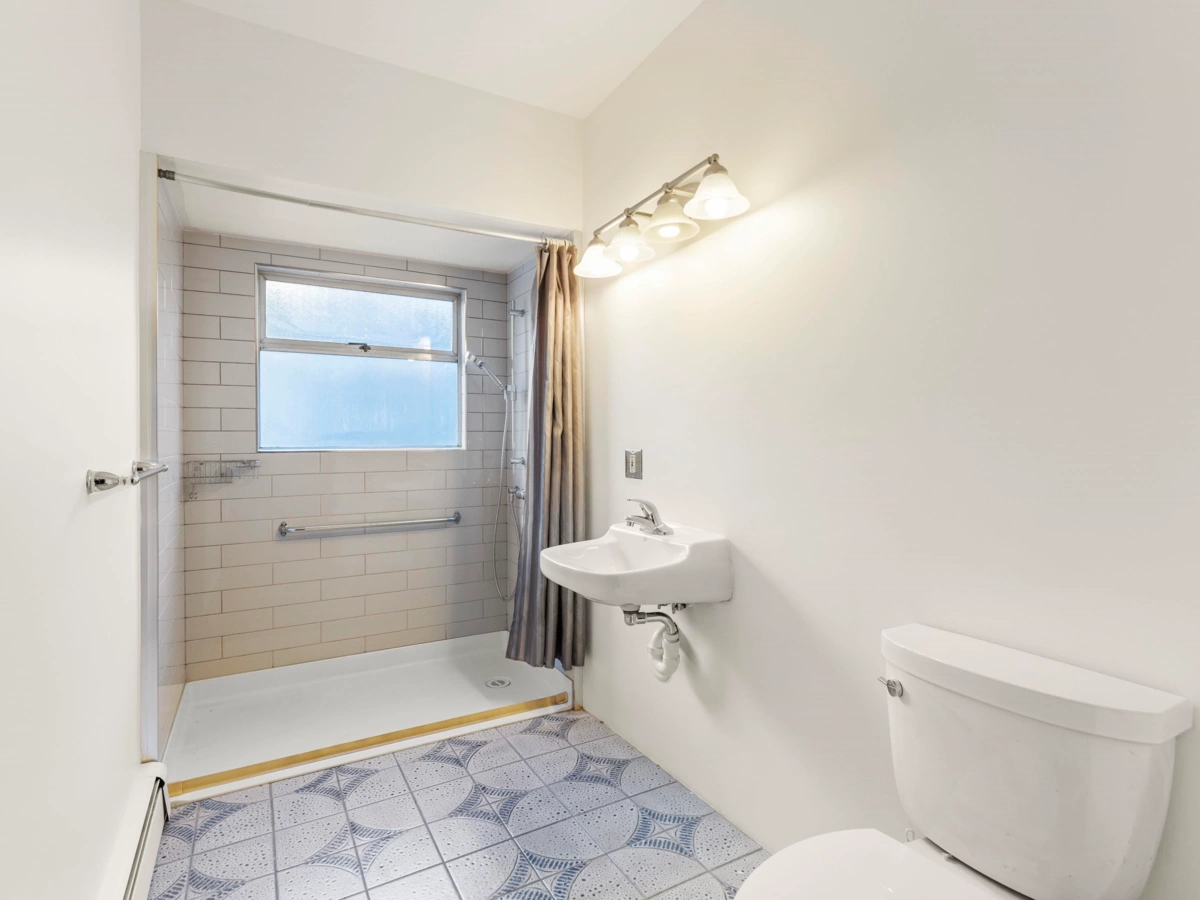 Entry Foyer Photo of 5950 Macdonald Street, Vancouver, BC