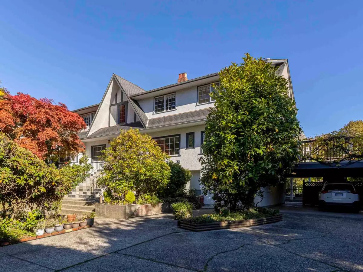 Living Room Photo of 5950 Macdonald Street, Vancouver, BC