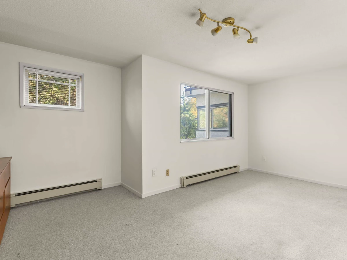 Mudroom Photo of 5950 Macdonald Street, Vancouver, BC