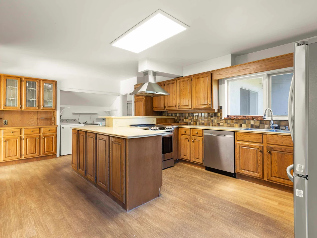 Powder Room Photo of 5950 Macdonald Street, Vancouver, BC