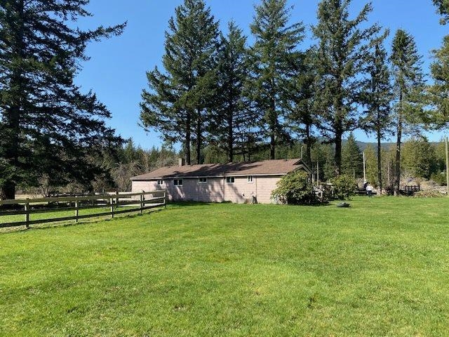 Kitchen Photo of 238 Maple Falls Road, Columbia Valley, BC