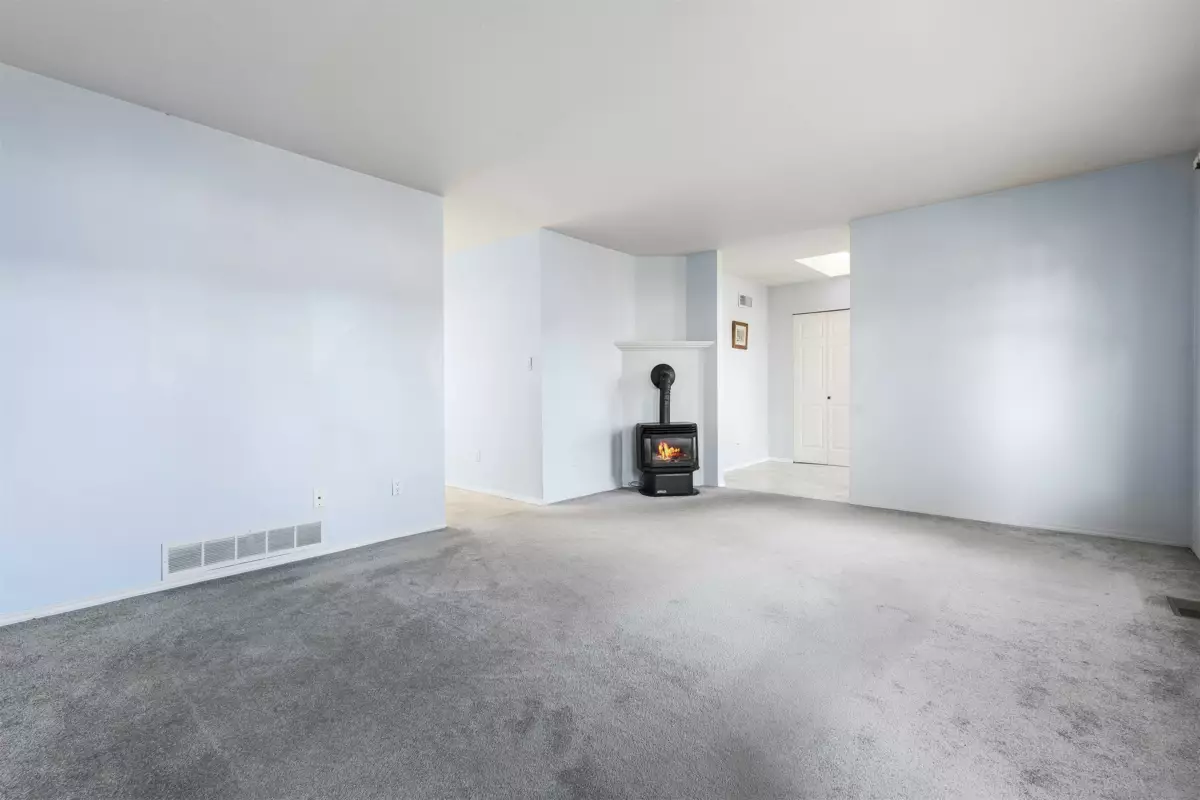 Bedroom 2 Photo of 7523 Garnet Drive, Chilliwack, BC