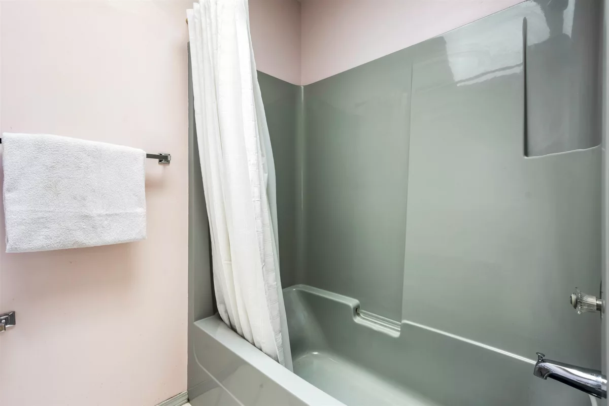 Hallway Photo of 7523 Garnet Drive, Chilliwack, BC