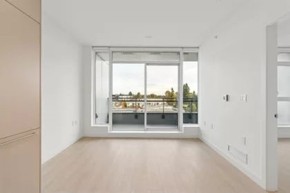 Family Room Photo of 1001 13675 107a Avenue, Surrey, BC