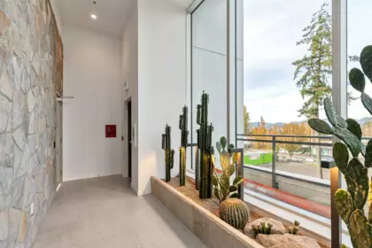Hallway Photo of 1001 13675 107a Avenue, Surrey, BC