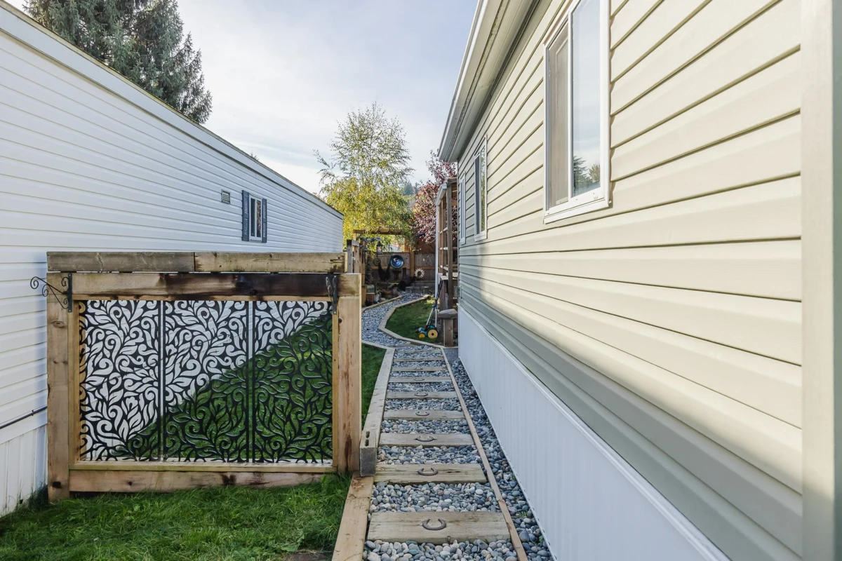 Dining Area Photo of 28 9267 Shook Road, Mission, BC