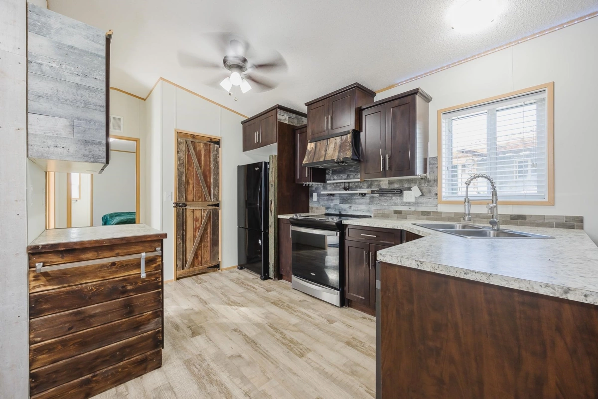 Kitchen Island Photo of 28 9267 Shook Road, Mission, BC