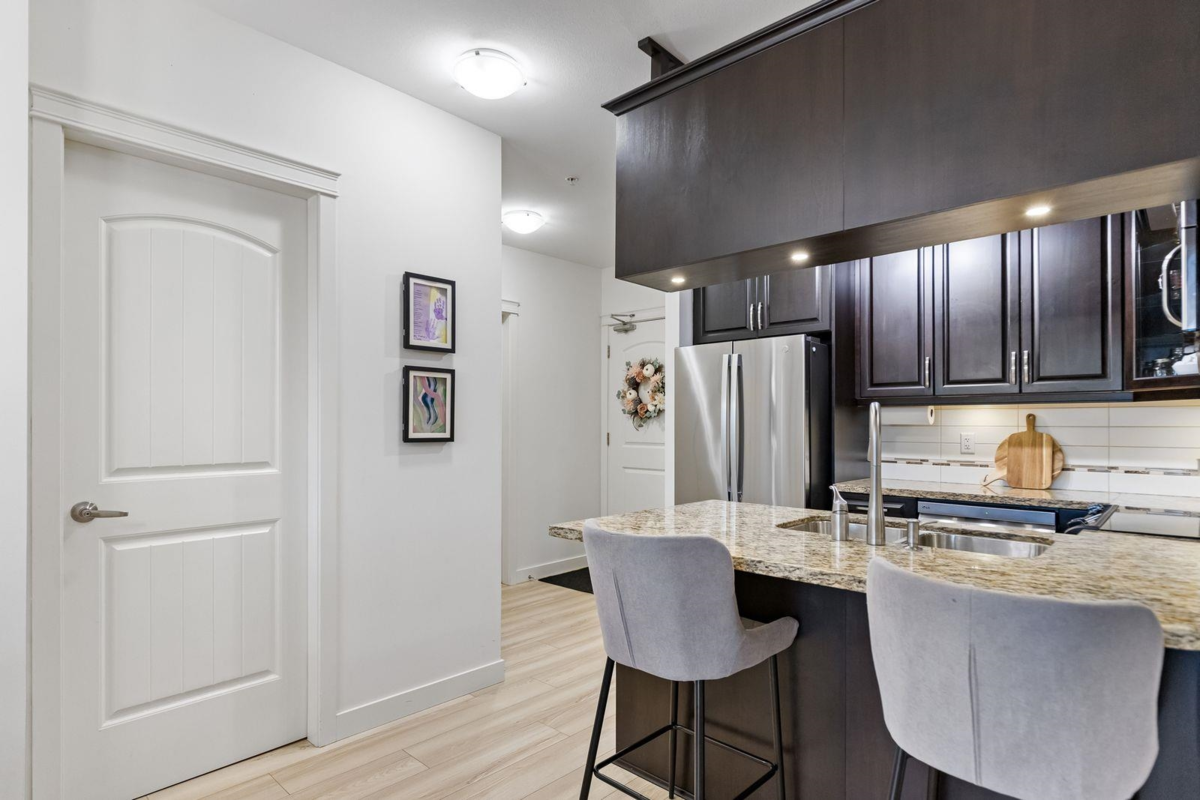 Dining Area Photo of 215 12565 190a Street, Pitt Meadows, BC