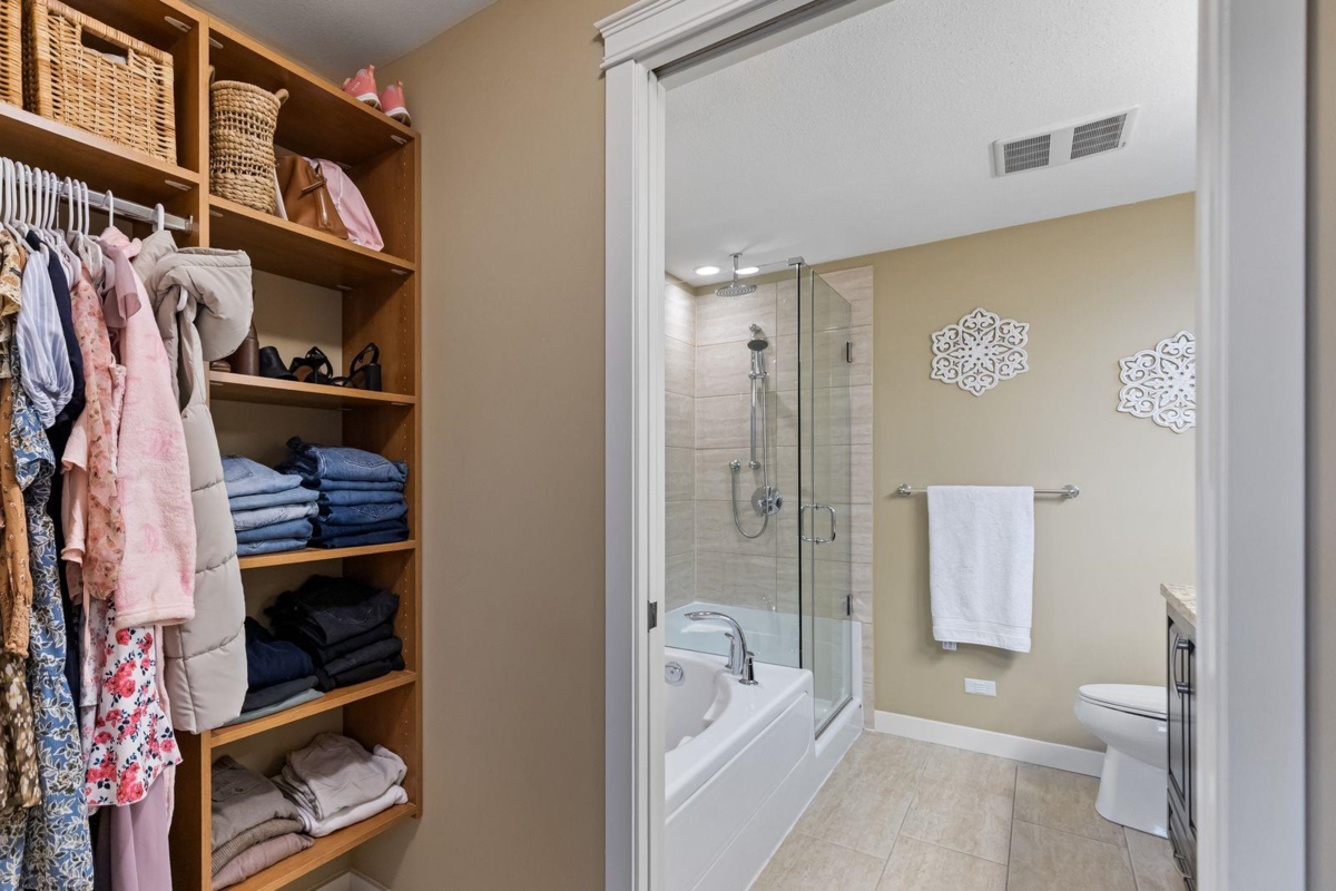 Powder Room Photo of 215 12565 190a Street, Pitt Meadows, BC