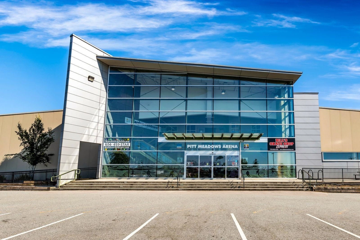 Swimming Pool Photo of 215 12565 190a Street, Pitt Meadows, BC