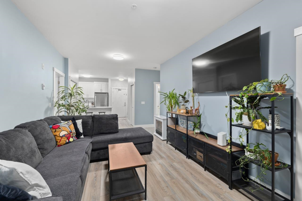 Family Room Photo of 306 22577 Royal Crescent, Maple Ridge, BC