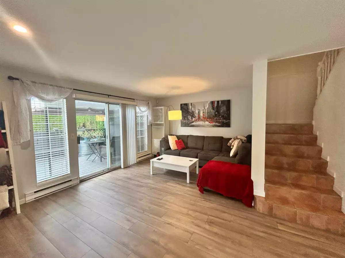 Breakfast Nook Photo of 123 5360 201 Street, Langley, BC