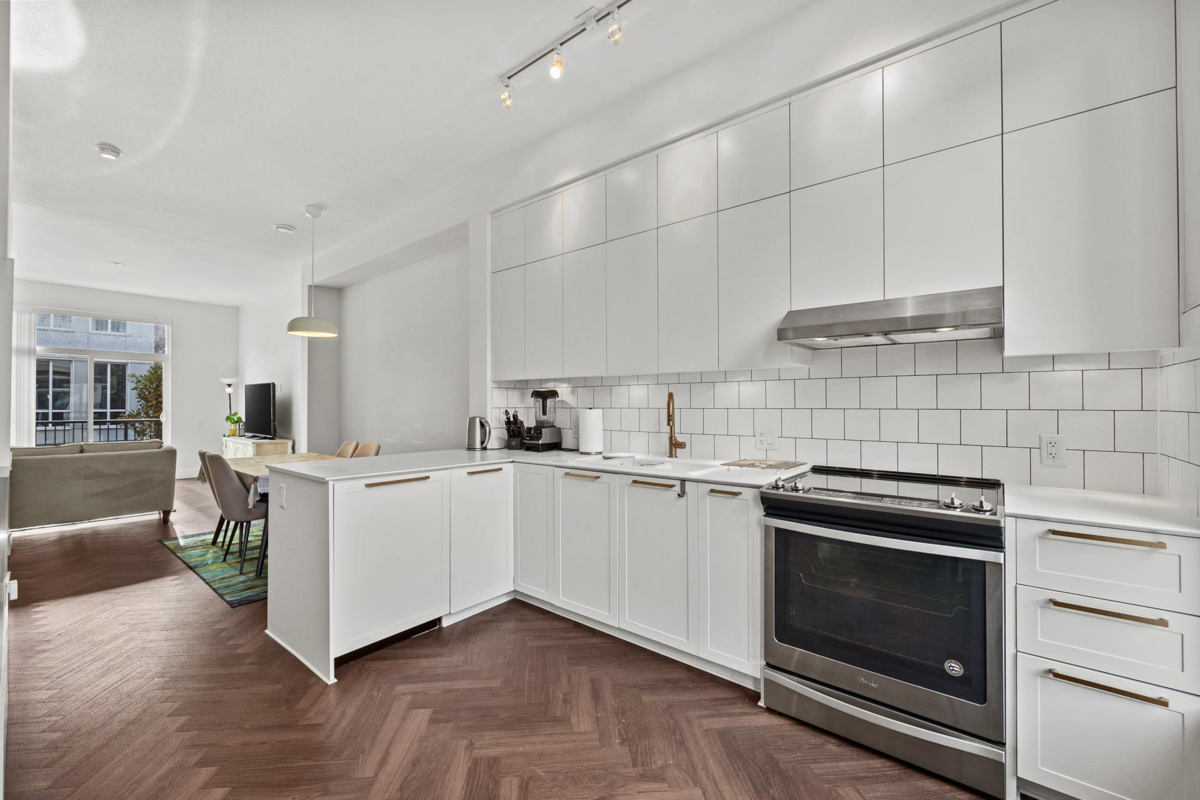 Dining Area Photo of 65 15898 27 Avenue, Surrey, BC
