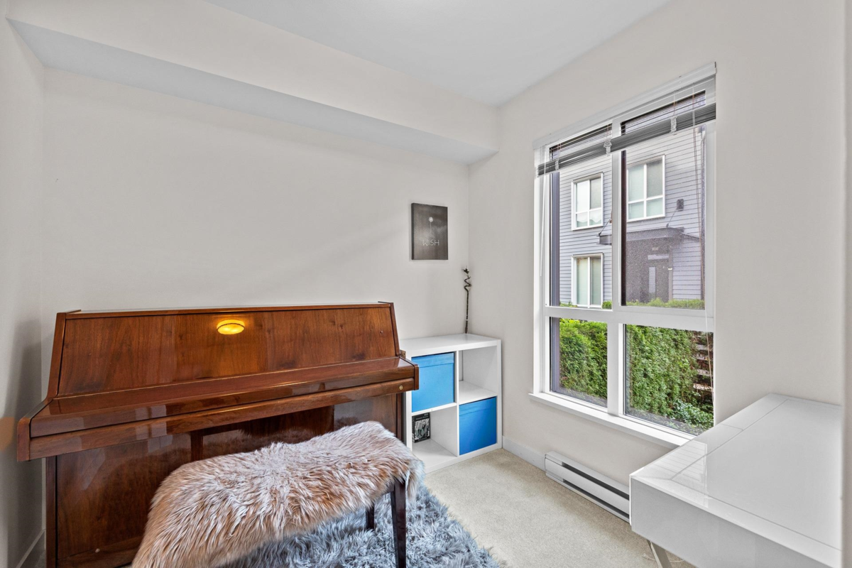 Living Room Photo of 65 15898 27 Avenue, Surrey, BC