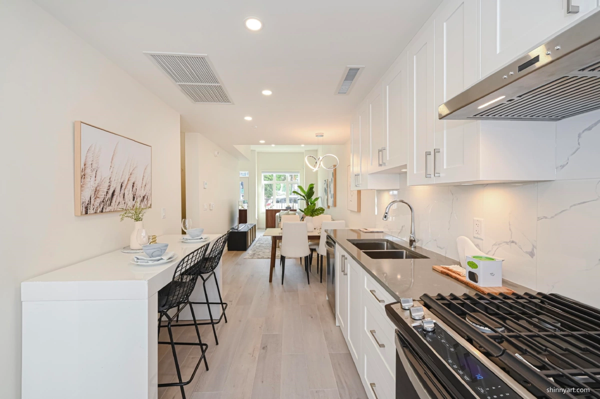 Breakfast Nook Photo of 5 6929 Balmoral Street, Burnaby, BC