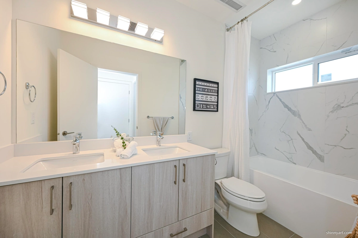 Entry Foyer Photo of 5 6929 Balmoral Street, Burnaby, BC