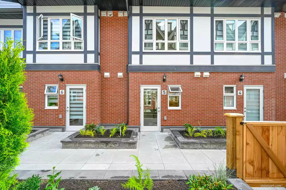 Garage Interior Photo of 5 6929 Balmoral Street, Burnaby, BC