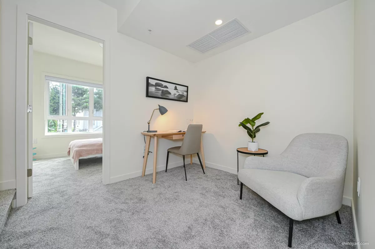 Office / Den Photo of 5 6929 Balmoral Street, Burnaby, BC