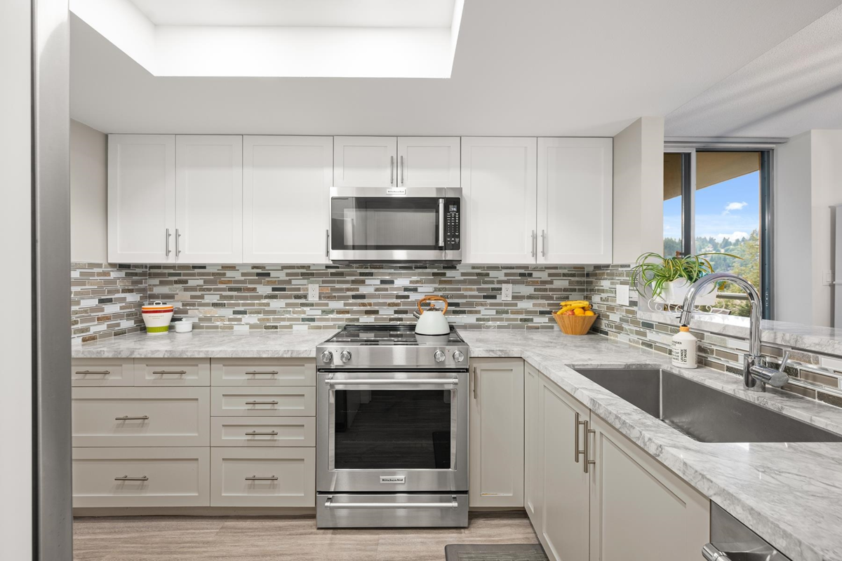 Dining Area Photo of 1004 200 Newport Drive, Port Moody, BC