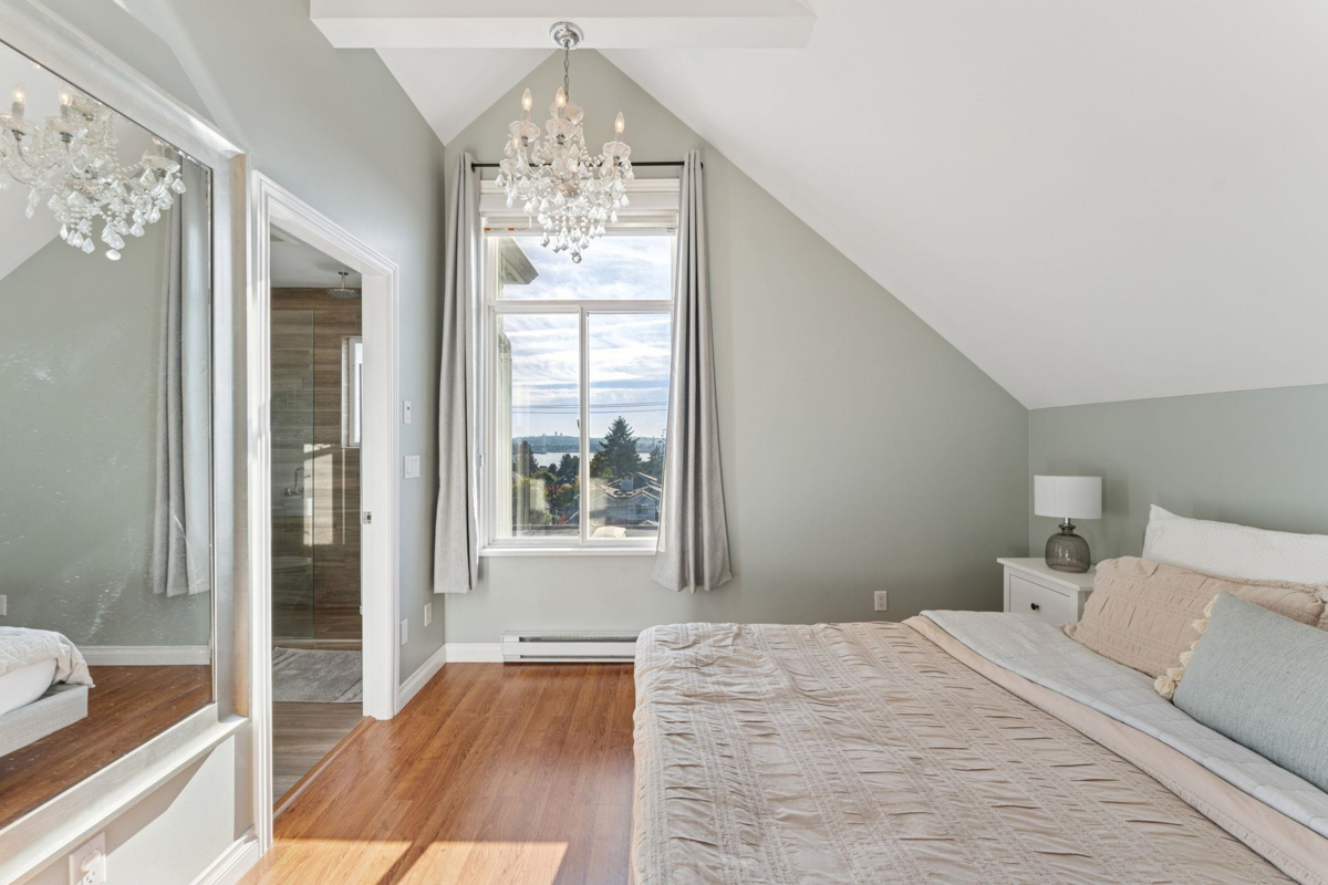 Basement Recreation Room Photo of 333 E Keith Road, North Vancouver, BC