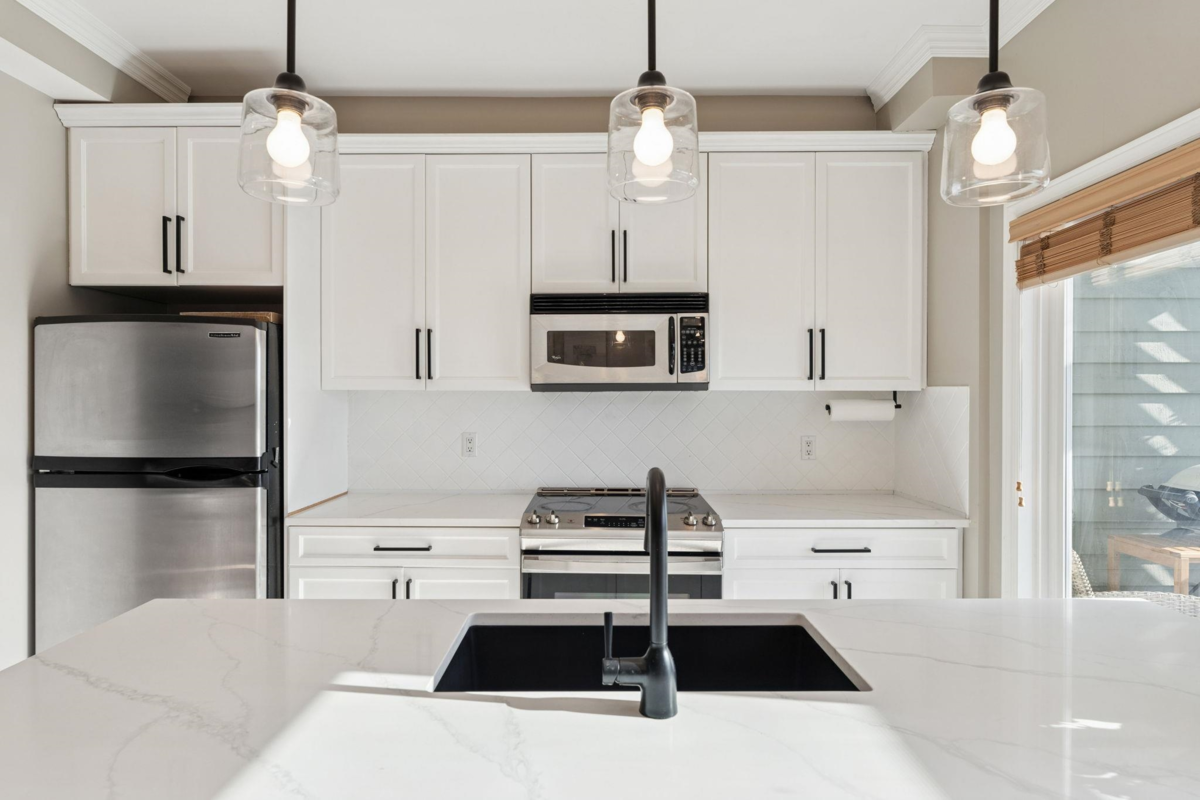 Breakfast Nook Photo of 333 E Keith Road, North Vancouver, BC