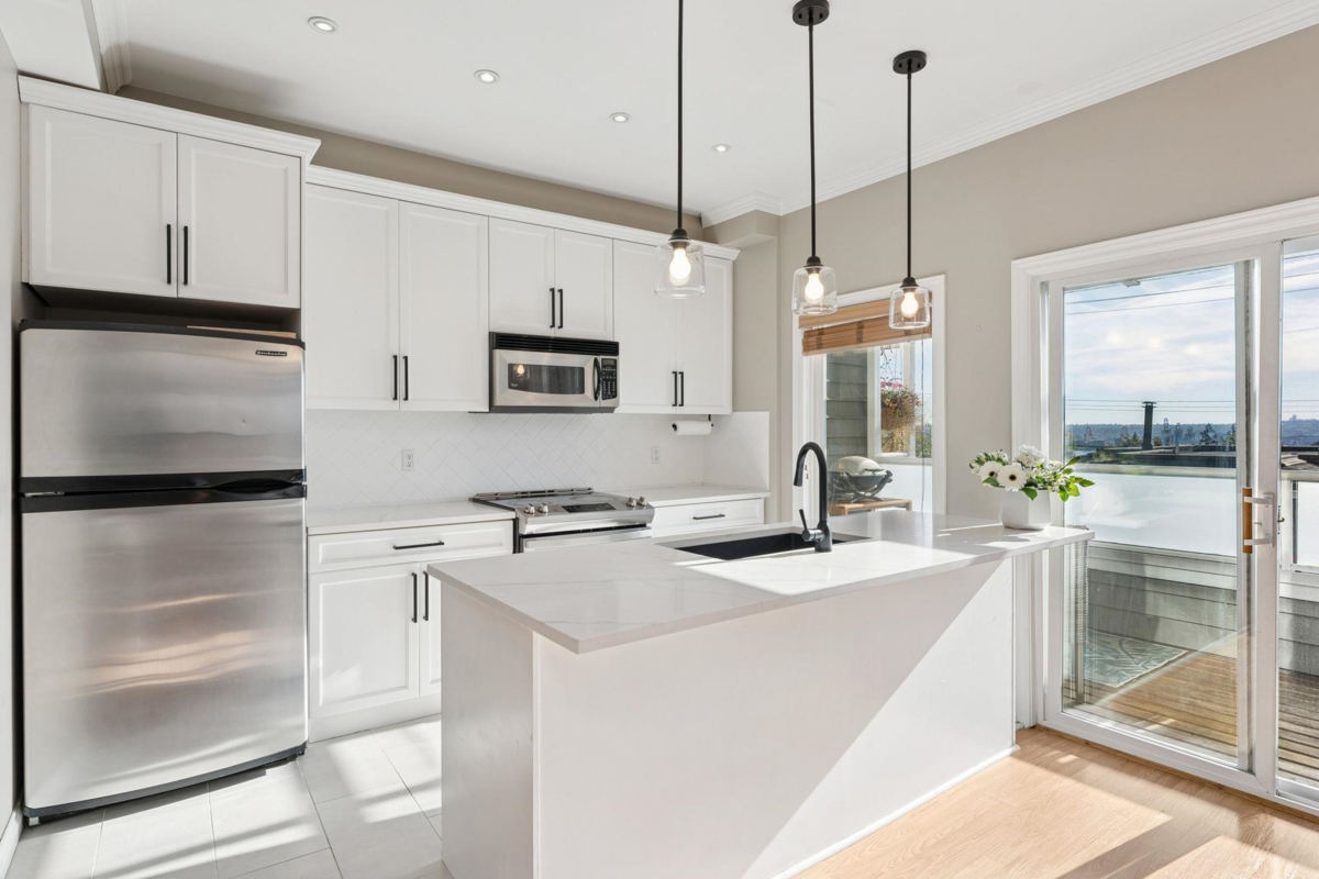 Kitchen Island Photo of 333 E Keith Road, North Vancouver, BC