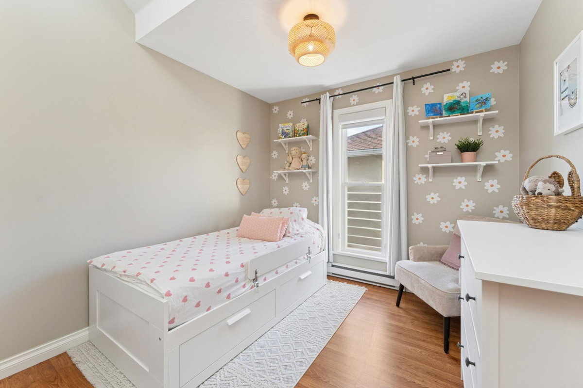 Mudroom Photo of 333 E Keith Road, North Vancouver, BC