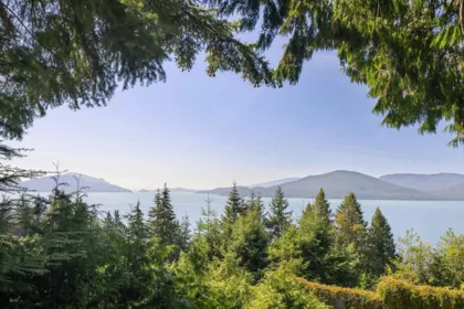 330 Bayview Road, Lions Bay, BC, Lions Bay — 5 bed single family residence for sale