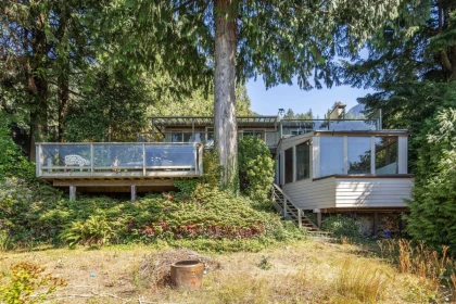 Front Yard Photo of 330 Bayview Road, Lions Bay, BC