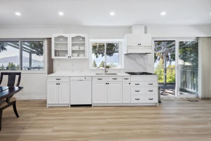 Kitchen Island Photo of 330 Bayview Road, Lions Bay, BC