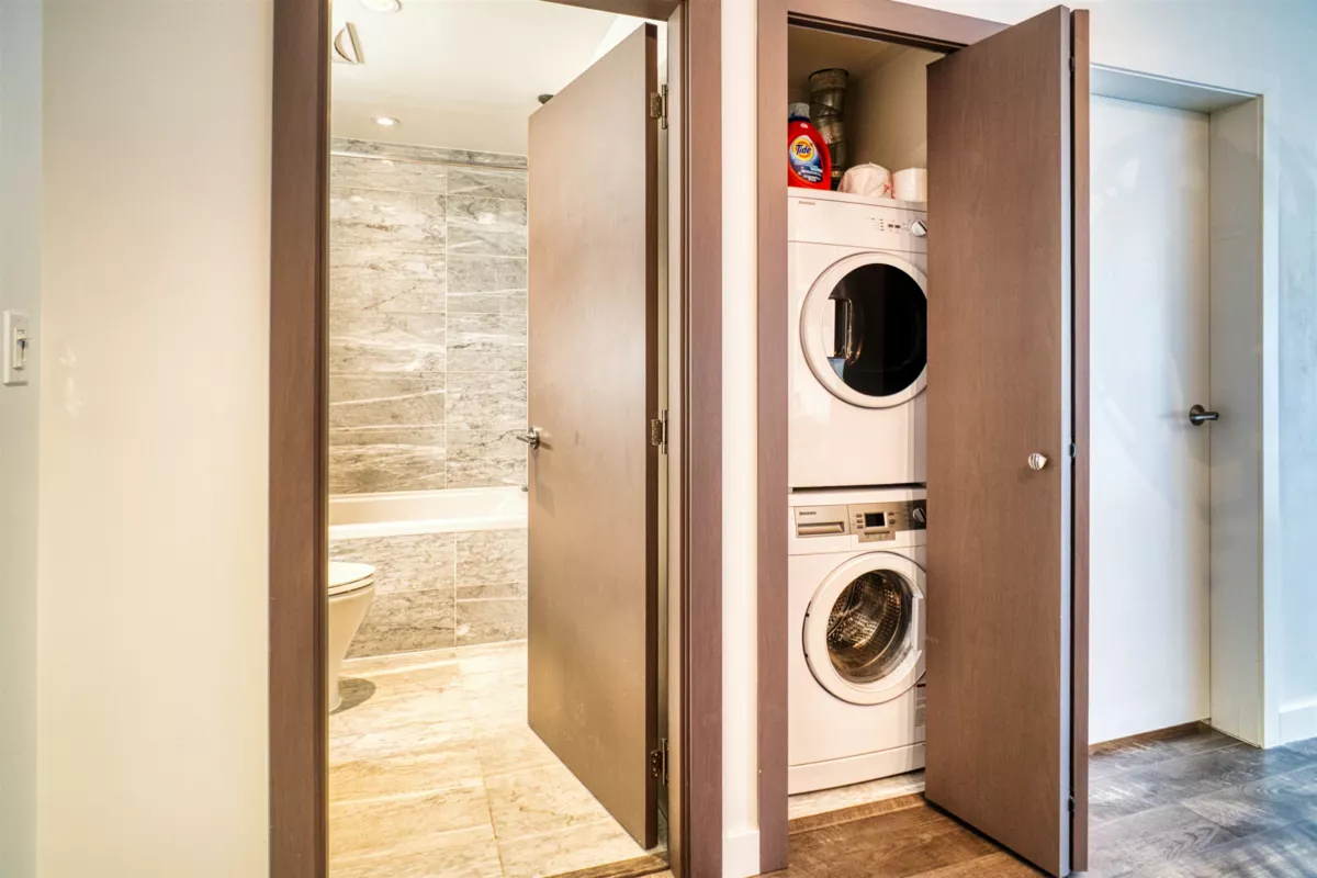 Primary Bathroom Photo of 1505 6538 Nelson Avenue, Burnaby, BC