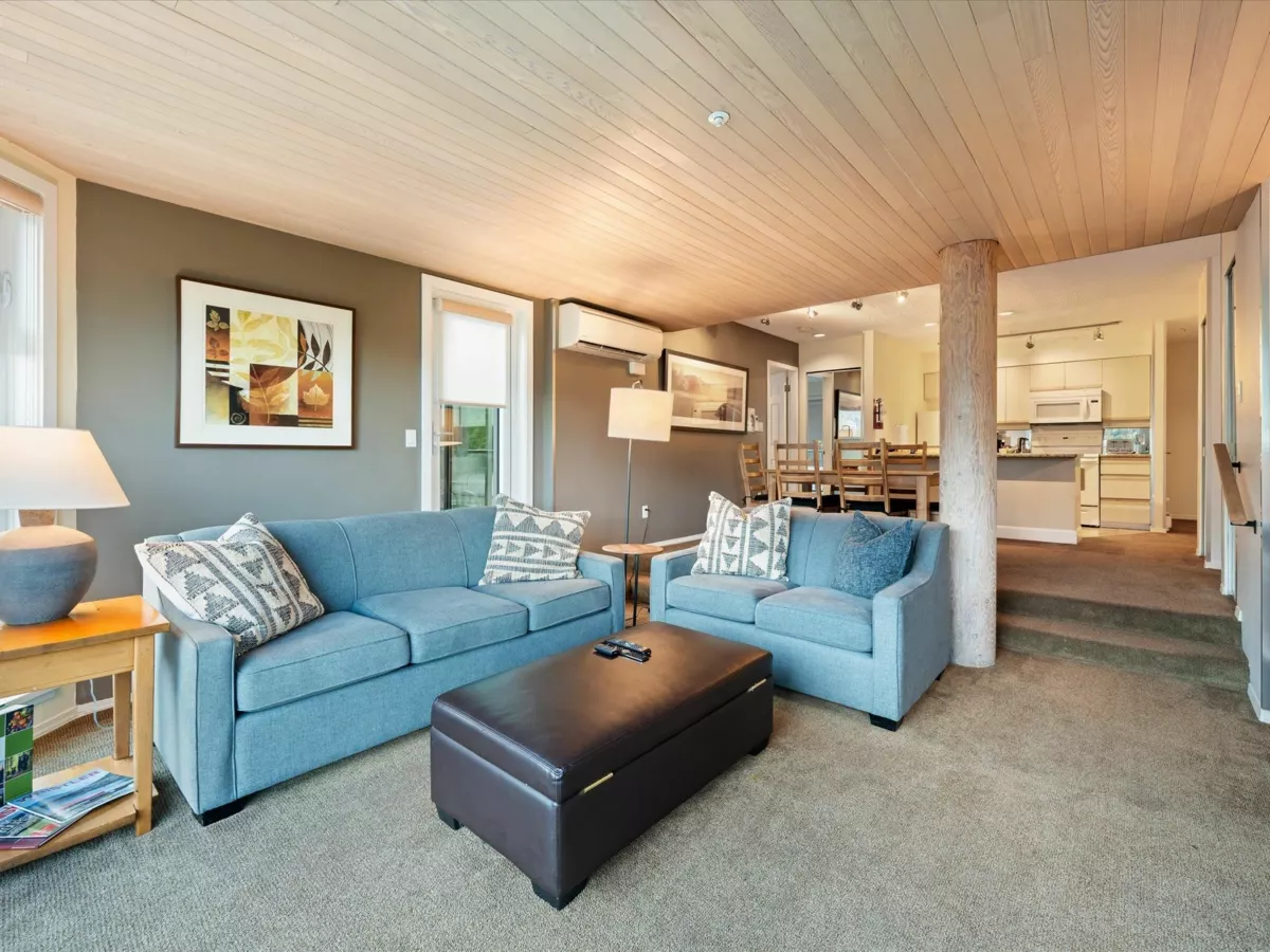 Breakfast Nook Photo of 105 3217 Blueberry Drive, Whistler, BC